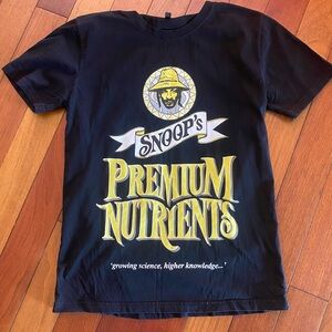 Snoop Dog graphic tee “Premium Nutrients “ men’s size small